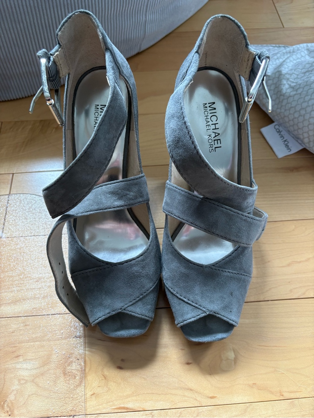 MICHAEL Michael Kors Gray Suede Strappy Sandal Heels Women’s Size 8